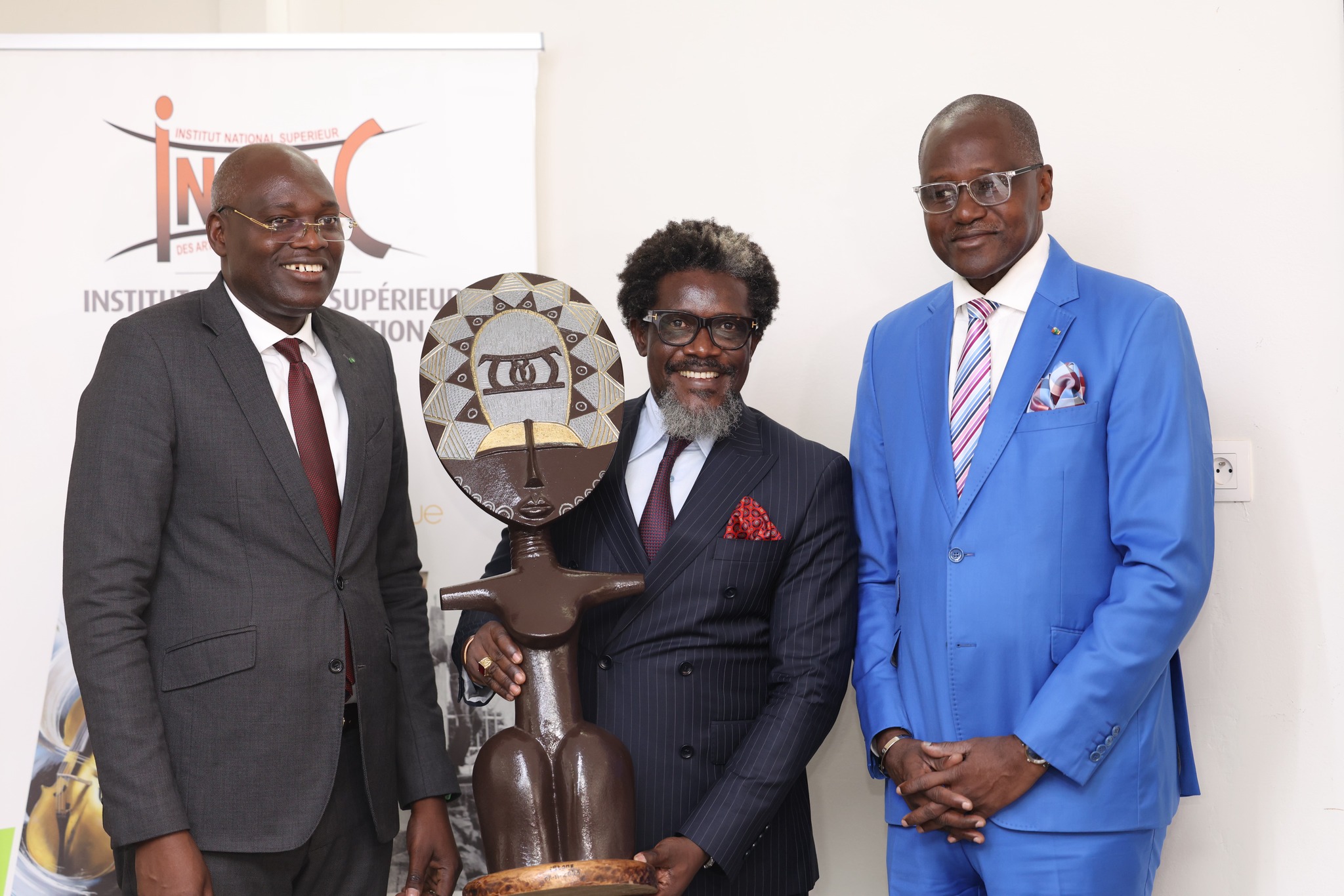 Signature de convention entre l’INSAAC et l’Académie des Beaux-Arts de Kinshasa : un partenariat stratégique pour l’excellence artistique africaine
